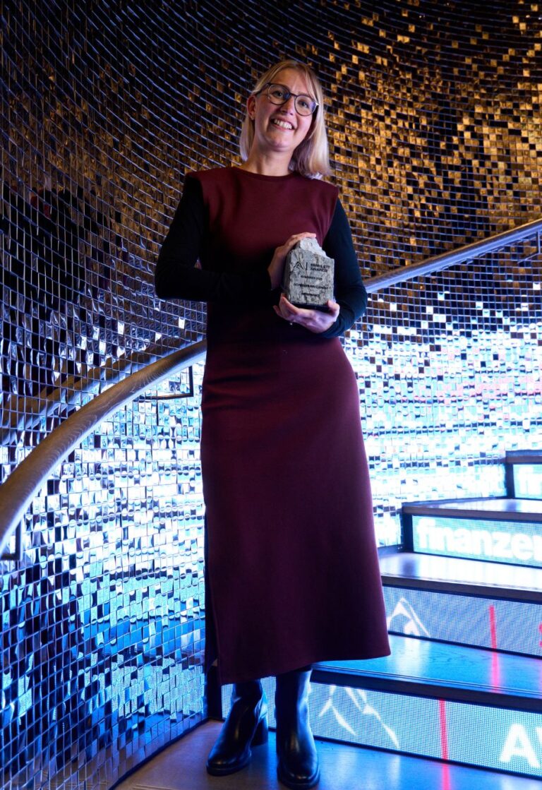 Miss Finance - ETF Awards - Angela mit Award